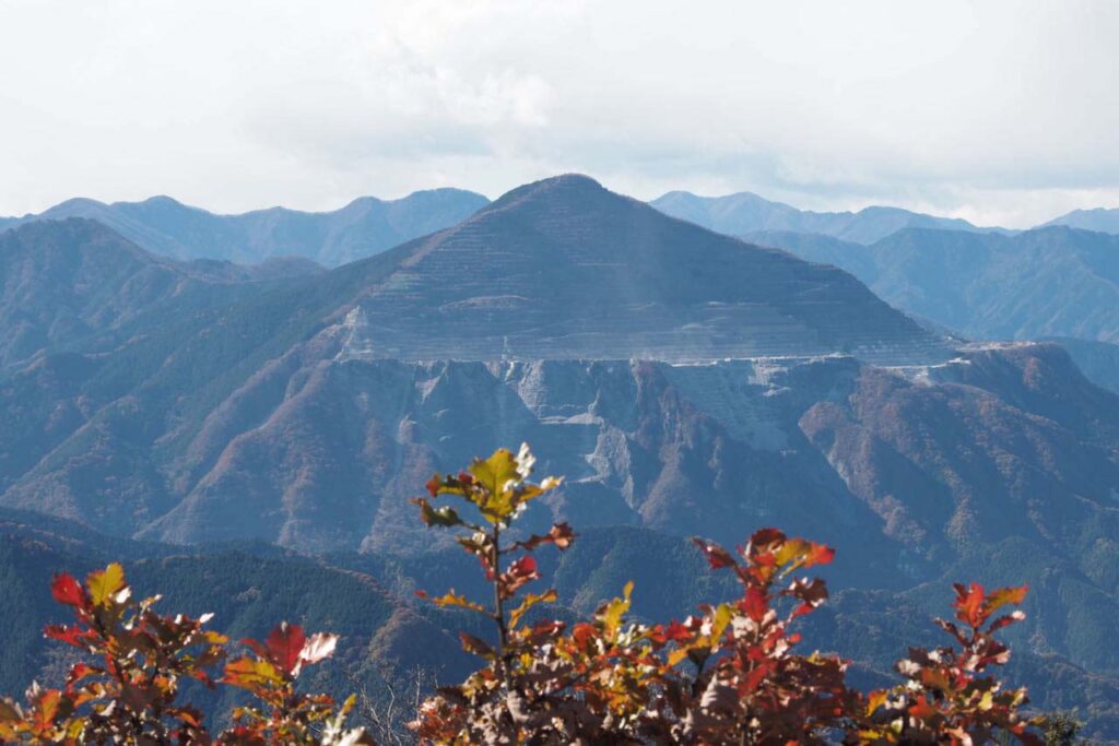 武甲山（2021年11月 丸山から撮影）