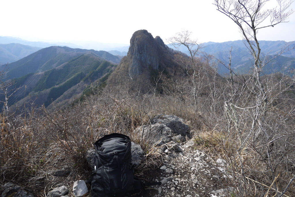 東岳ピー岩から見た西岳