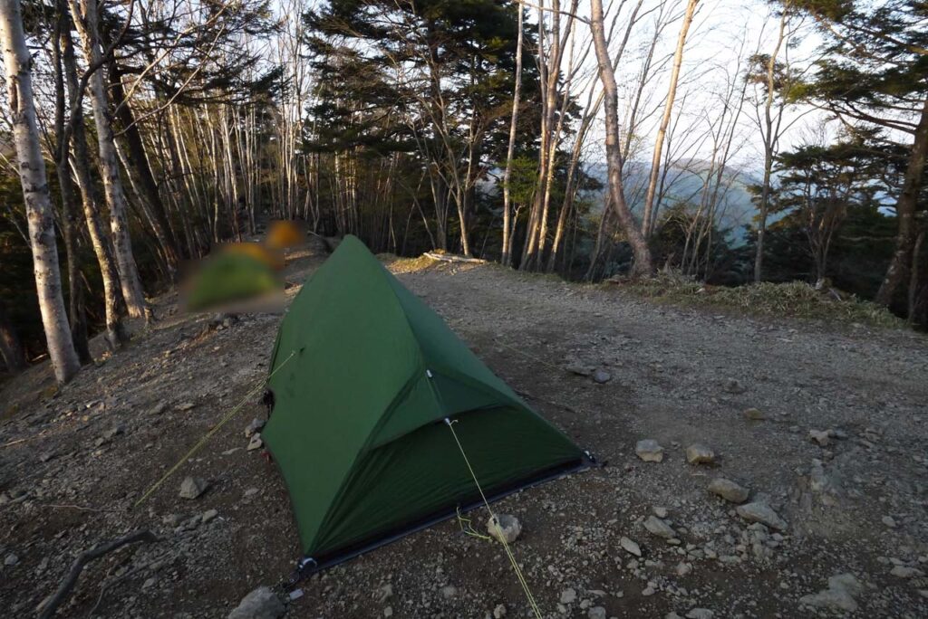 雲取山荘のテント場