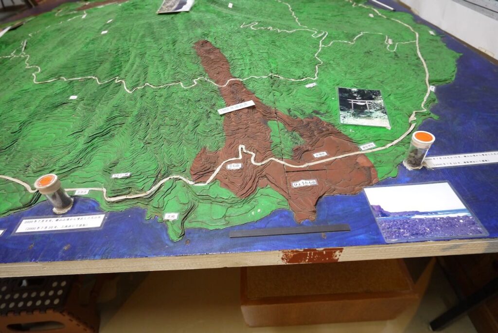 三宅島のジオラマ模型