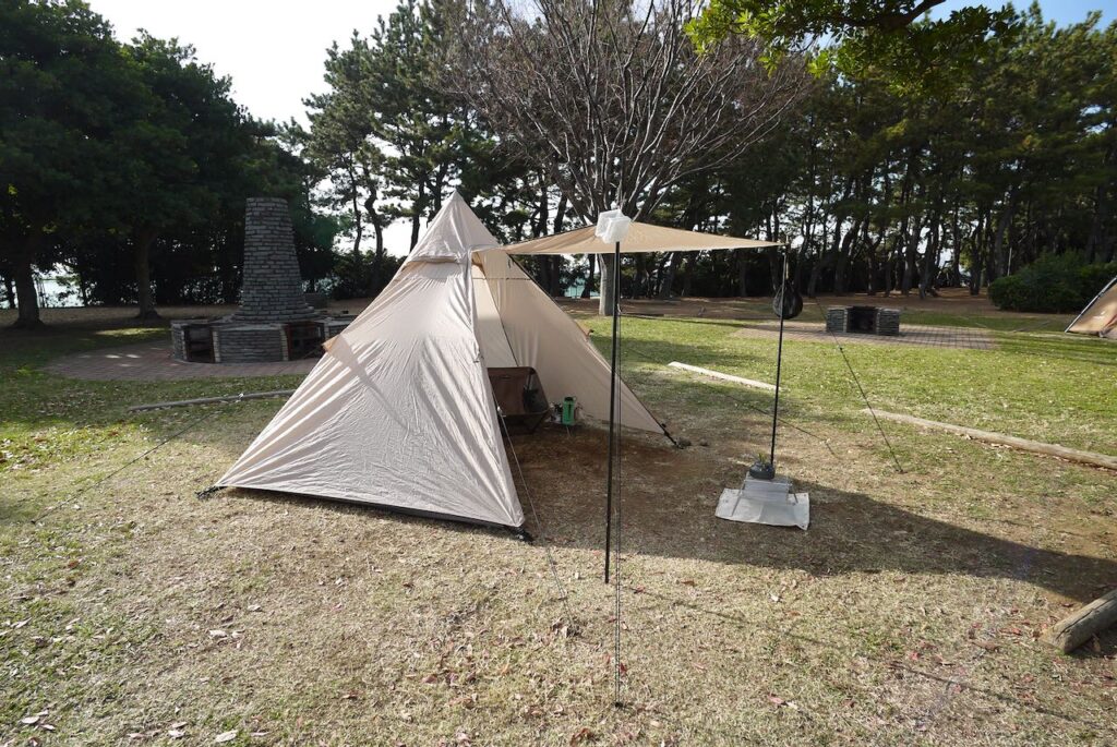 若洲公園キャンプ場のテントサイト